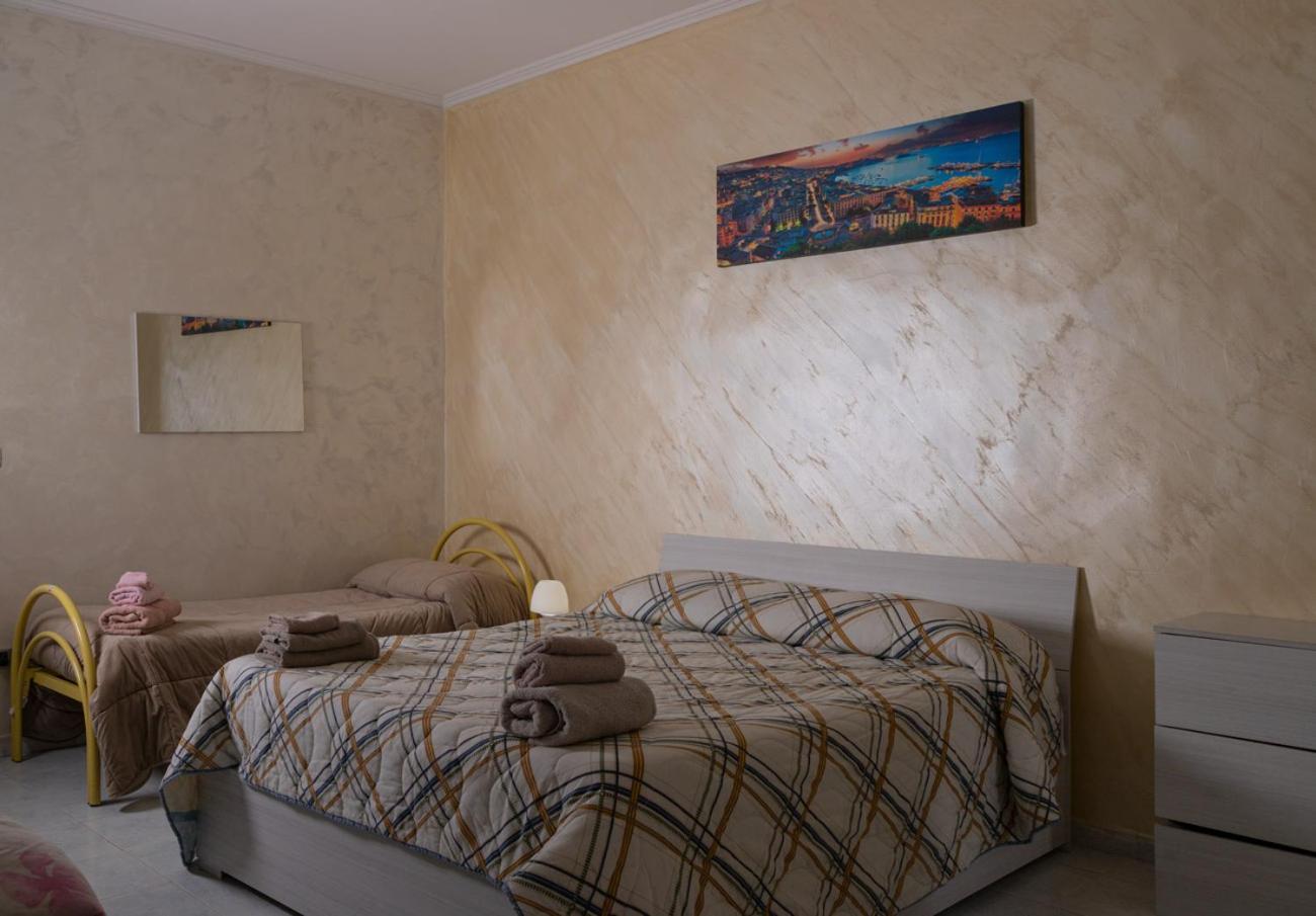 La Casa Di Vera Наполи Екстериор снимка