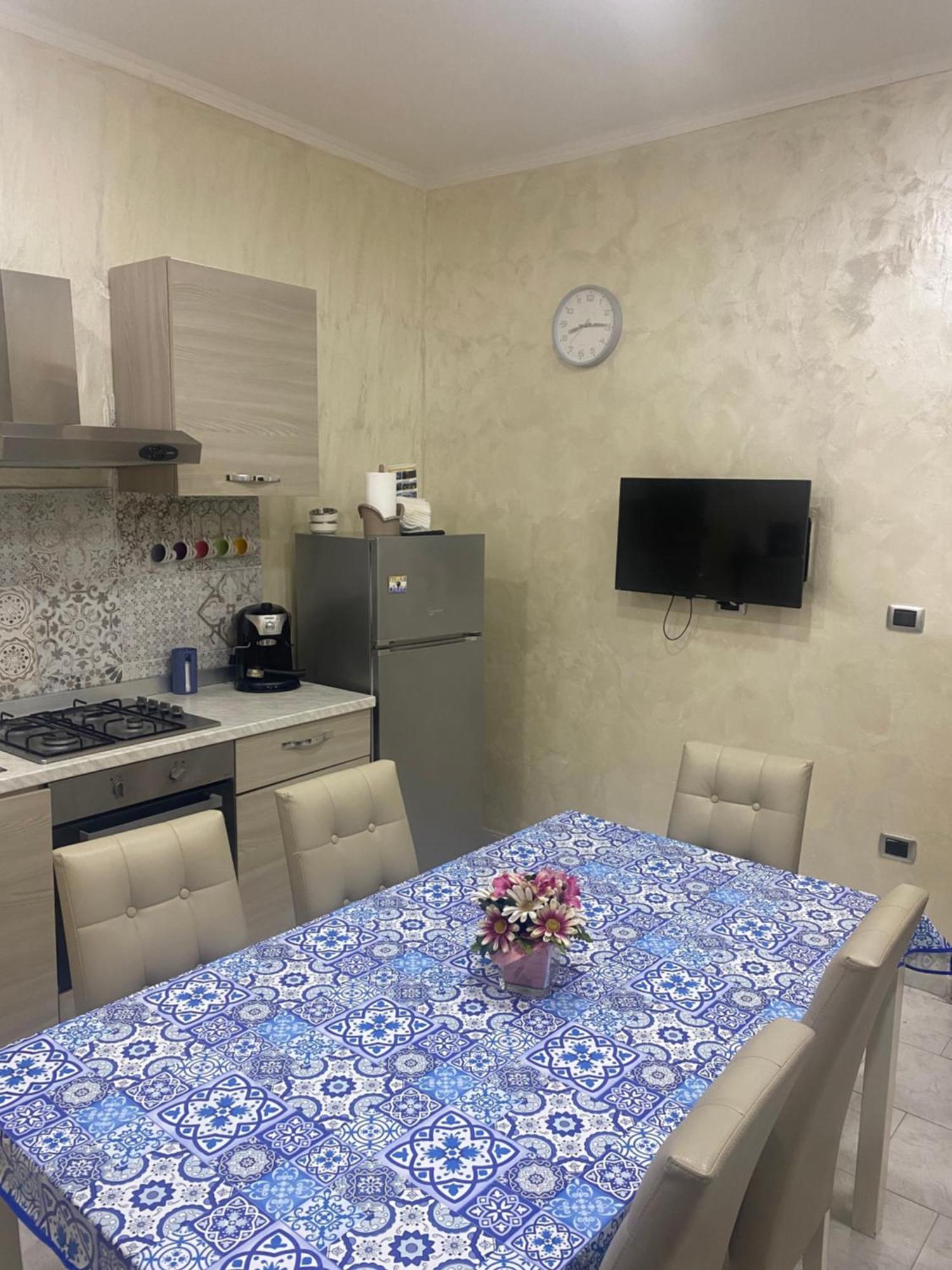 La Casa Di Vera Наполи Екстериор снимка