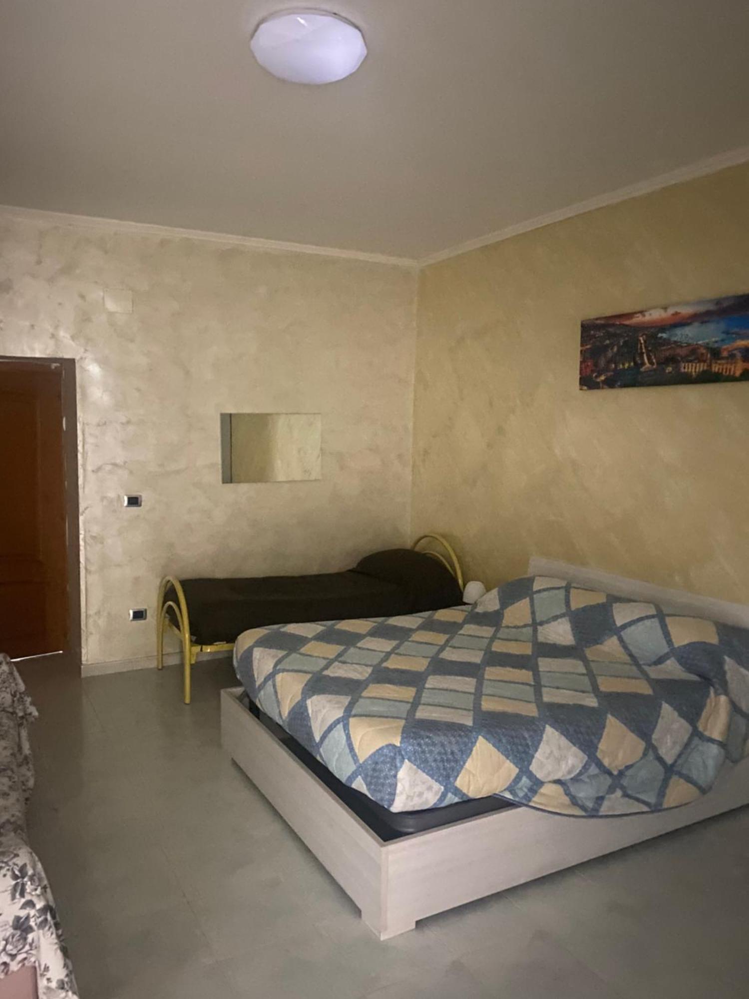La Casa Di Vera Наполи Екстериор снимка
