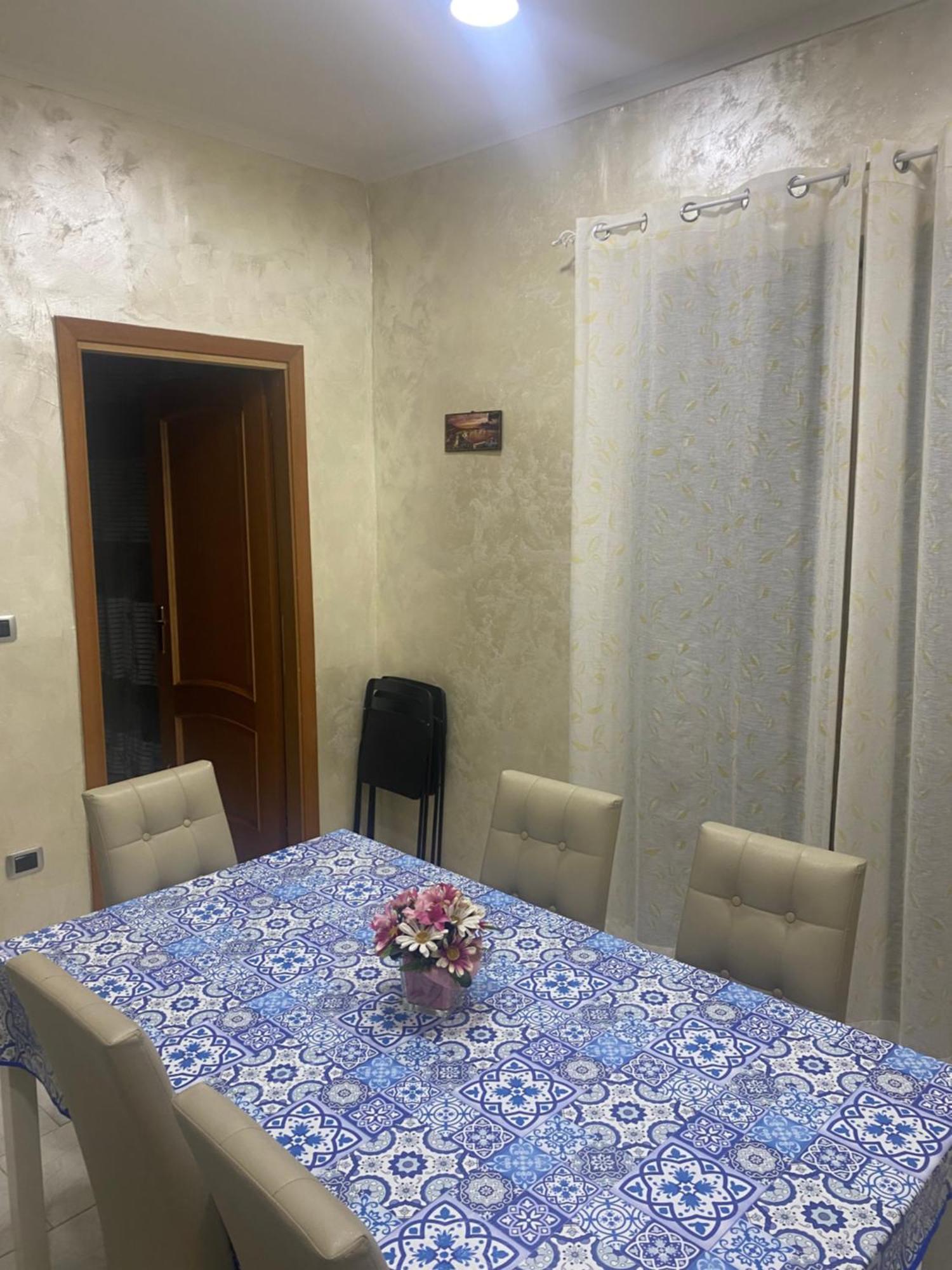 La Casa Di Vera Наполи Екстериор снимка